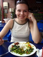Alča a její oběd ... spokojenost! | Malaysia - Kuala Lumpur I. - 27.7.-28.7.2010